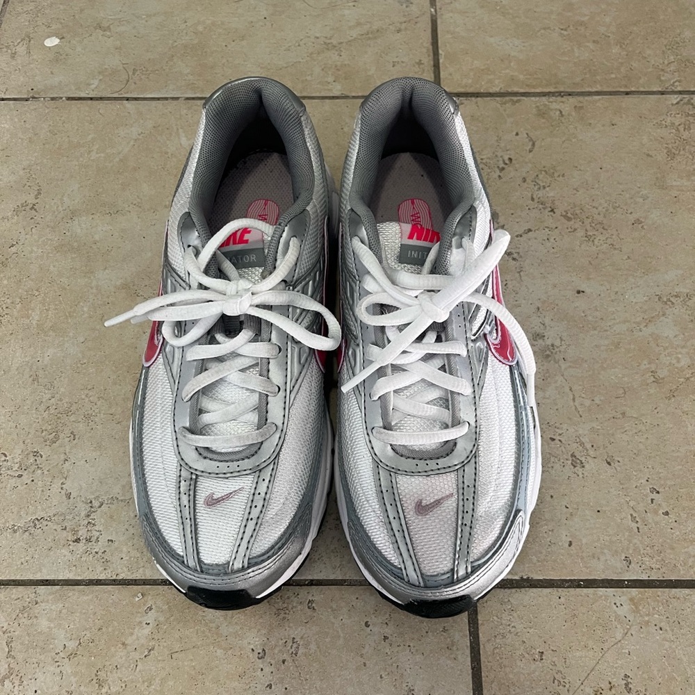 Nike initiator Women's White & Gray Running Sneakers with Pink Swoosh size 6.5 - Picture 3 of 4